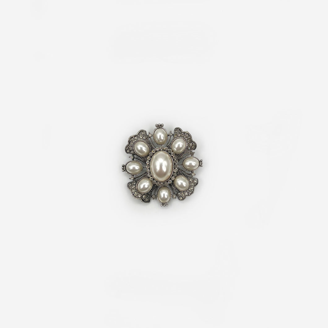 Pearl Broach